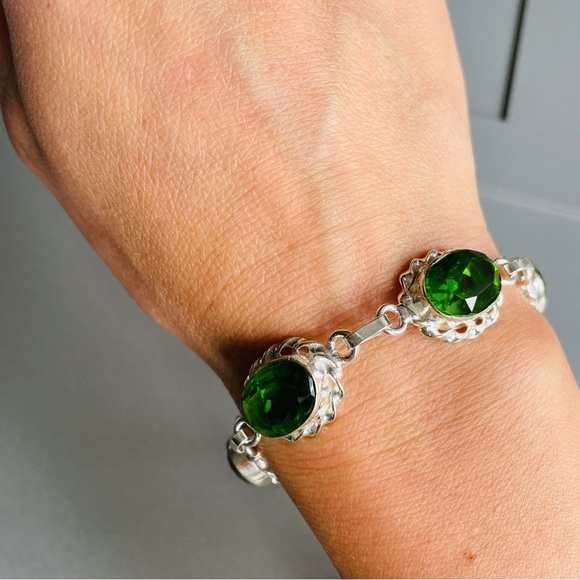 Forest Green Peridot Simulant CZ Oval Link Sterling Silver Toggle Clasp … - Picture 7 of 10